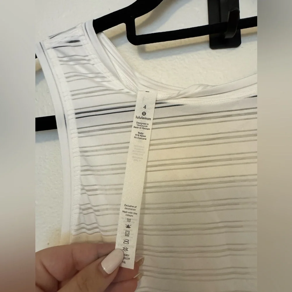 NEW Lululemon Meet Halfway Tank White Stripe Open Back Size 4 NWT